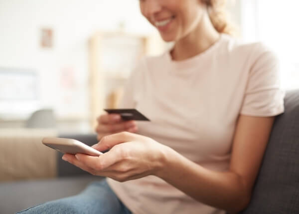 5 Reasons to Use a Mobile Wallet